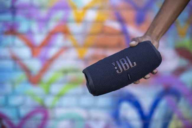 JBL Charge 5 modrý