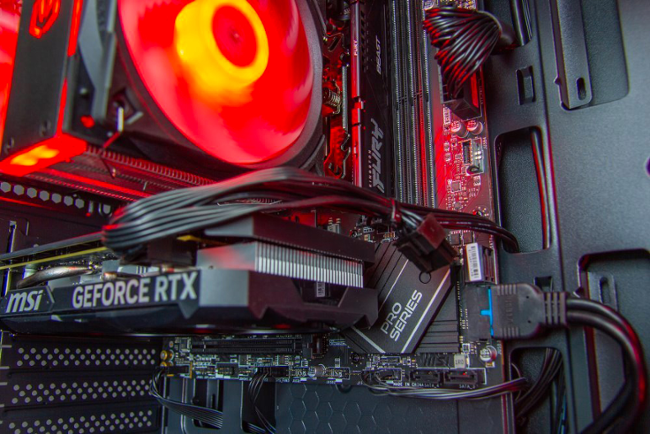 MČR Finale Pro 4060 R5 16GB 1T W11H