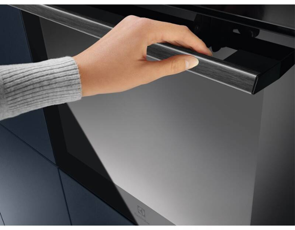 Electrolux EOB8S39WZ 